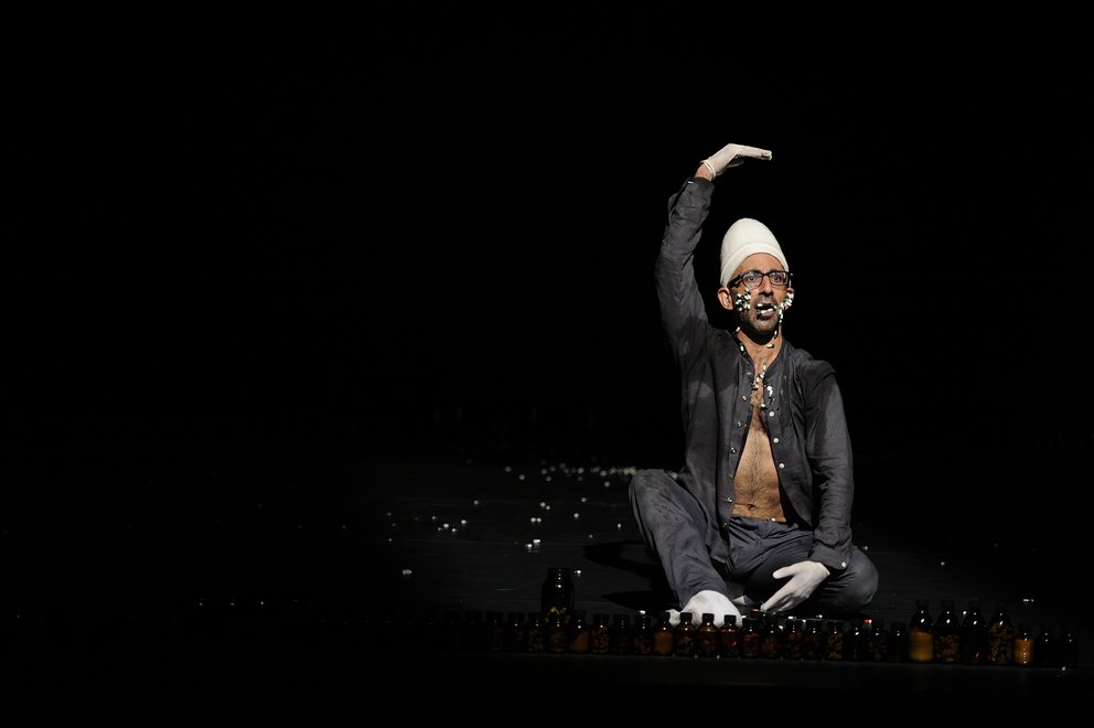 Jan Fabre/Troubleyn & Antony Rizzi: Drugs kept me alive, Tanz im August 2012, Schaubühne am Lehniner Platz