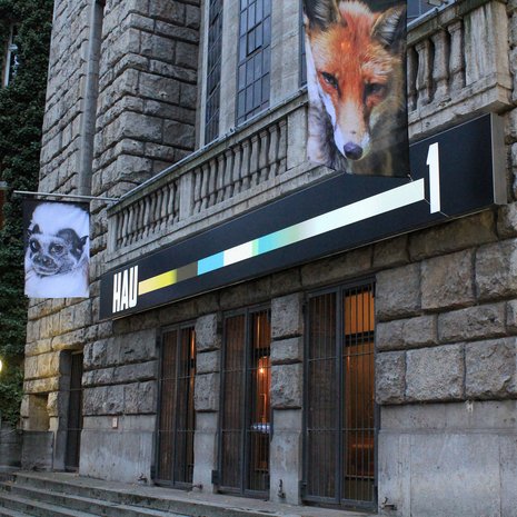 Frontansicht des Hebbel am Ufer HAU1 in Berlin.